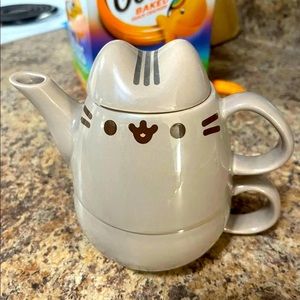 Pusheen stacked teapot with teacup